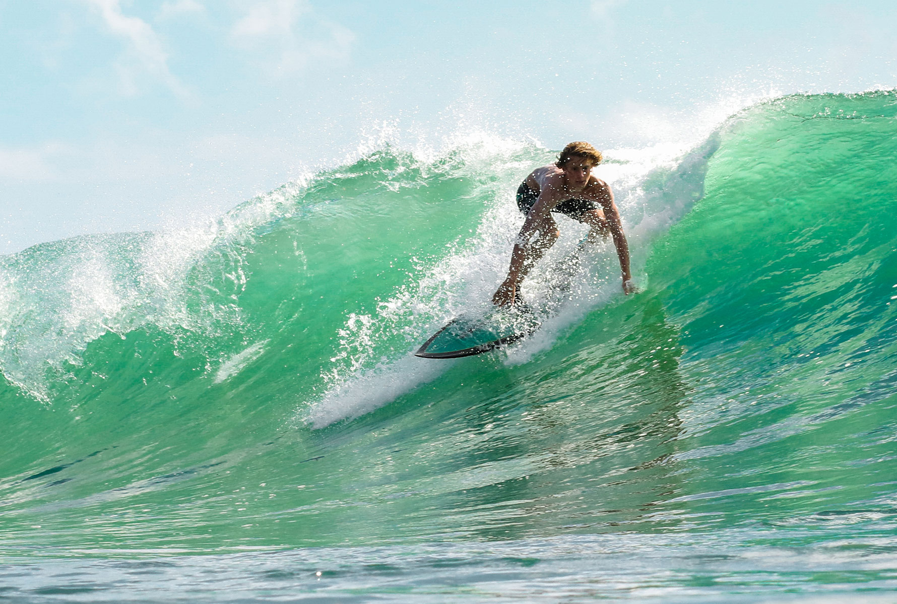 【プロ】サーファーになるには！？大会賞金や収入事情も含めて解説！ スポスルマガジン｜様々なスポーツ情報を配信