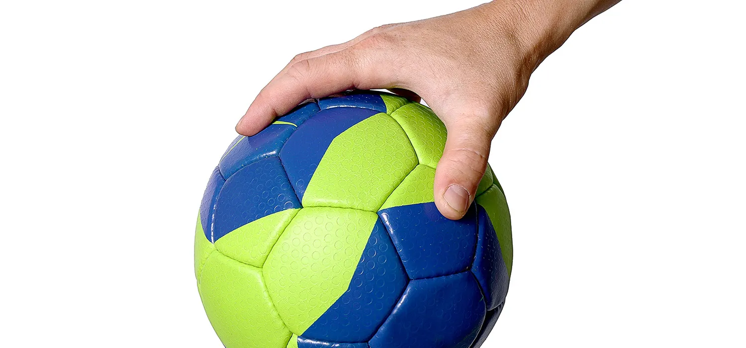 ハンドボール 上達するためのコツは７つ 簡単練習法もご紹介 スポスルマガジン 様々なスポーツ情報を配信