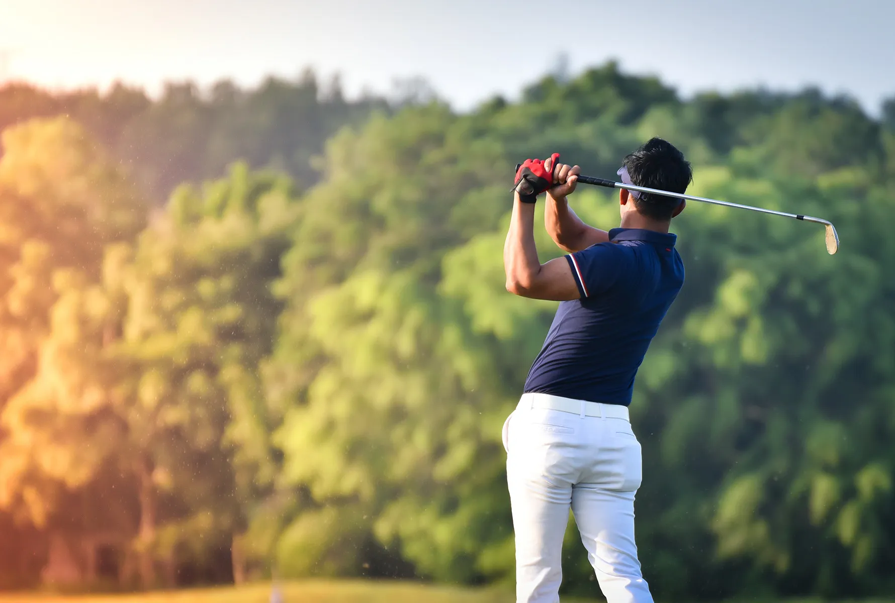 【ゴルフスイング】正しい動きや注意点を解説！ - スポスルマガジン｜様々なスポーツ情報を配信